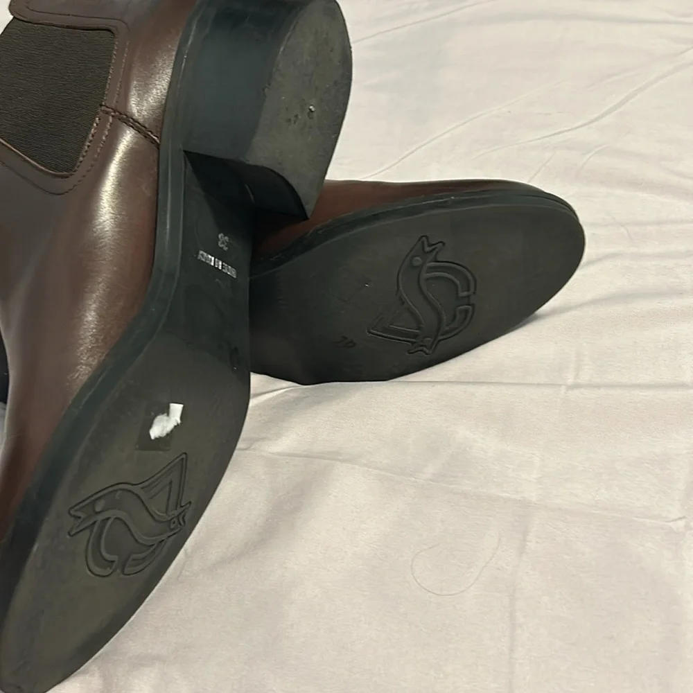 Boots - Picture 2 of 4